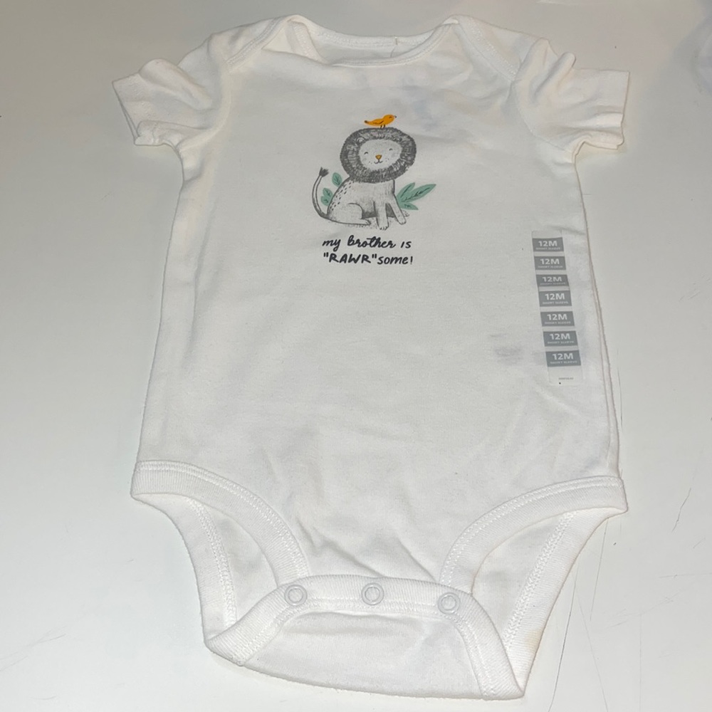 Carter’s infant bodysuits Sz 12M